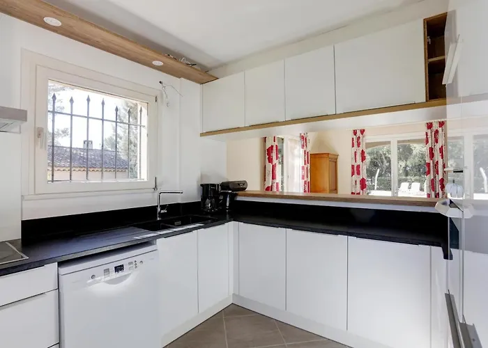 Villa 8 Pers, Climatisee, Piscine Chauffee, Un Havre De Paix Sous Les Pins Parasols Roquebrune-sur-Argens